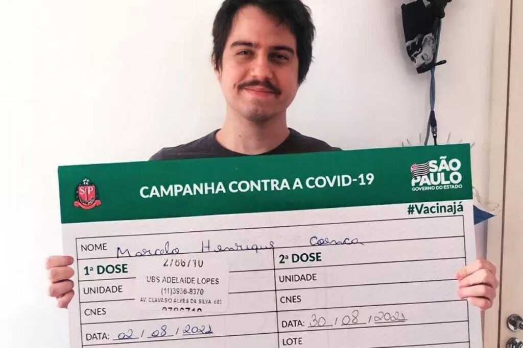Carteira de vacinação gigante