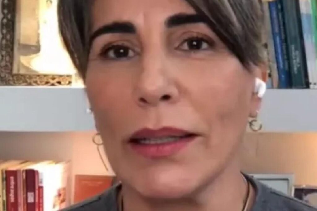 Gloria Pires comentou sobre a aceitação dos cabelos brancos