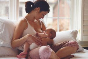 Amamentar é um gesto de carinho, amor e dedicação