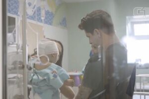 As irmãs se viram pela primeira vez após a cirurgia de separação