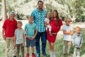 Ariel Tyson é mãe de 6 meninos e está esperando mais um bebê que não sabe o sexo ainda