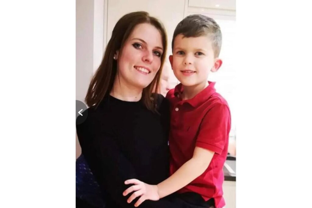 Filho desenha mãe nua na escola