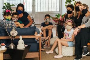 Bárbara e Cláudia adotaram 5 irmãos