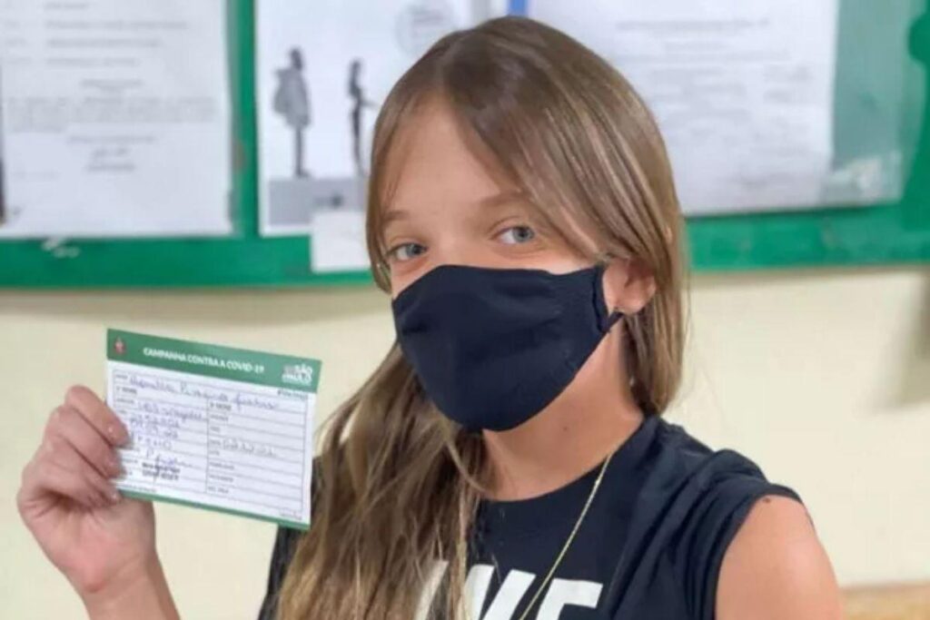 Rafa Justus é vacinada contra Covid-19