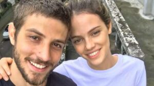Chay Suede conta qual é o nome do segundo filho com Laura Neiva