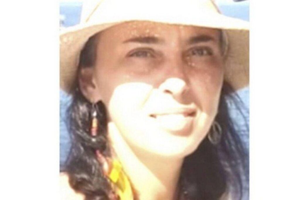 Filha é presa após se inspirar em filme e matar o próprio pai carbonizado