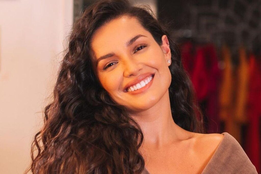 Juliette leva mãe para passear em jatinho