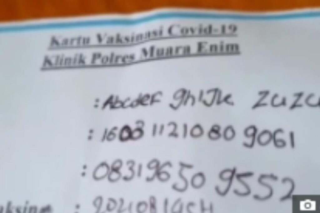 Seu nome foi supostamente inspirado no amor de seu pai por palavras cruzadas