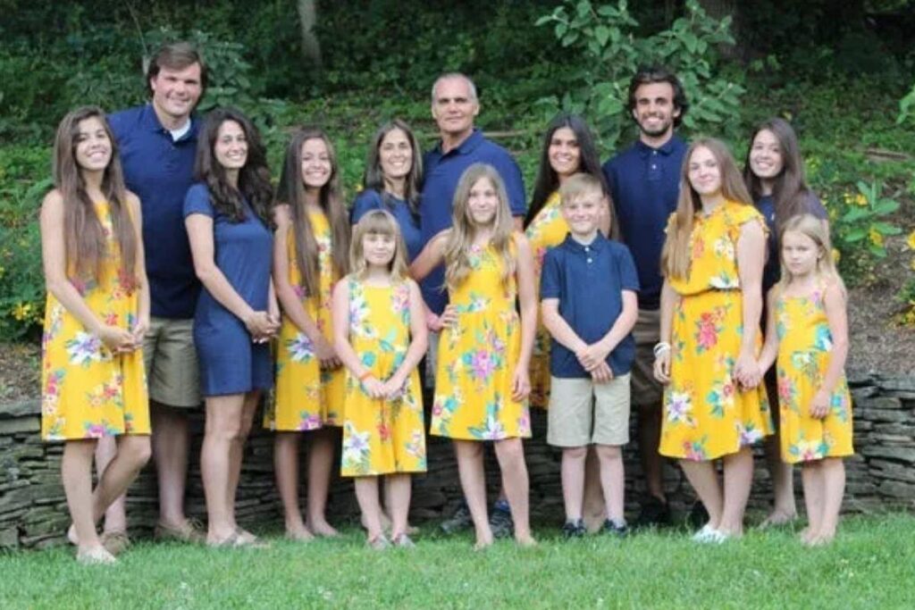 Michelly e Wade são pais de 13 filhos