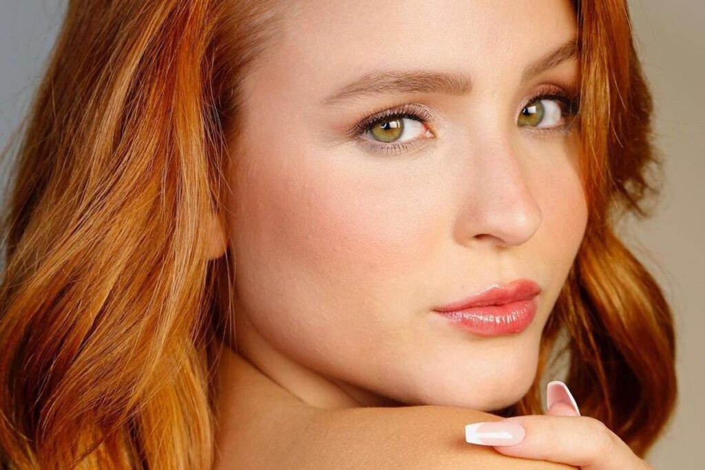 Larissa Manoela reforçou a importância do Outubro Rosa ao falar do falecimento da avó