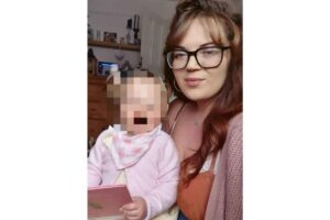 Mofo na casa de Claire Connor