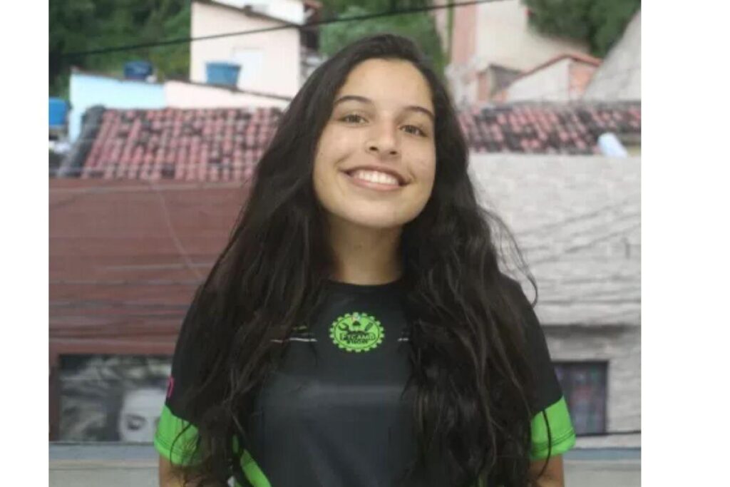 Ana Julia está concorrendo ao prêmio