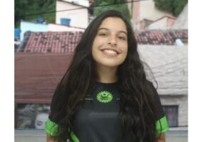 Ana Julia está concorrendo ao prêmio