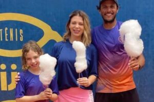 Brenda se divertiu com as amigas