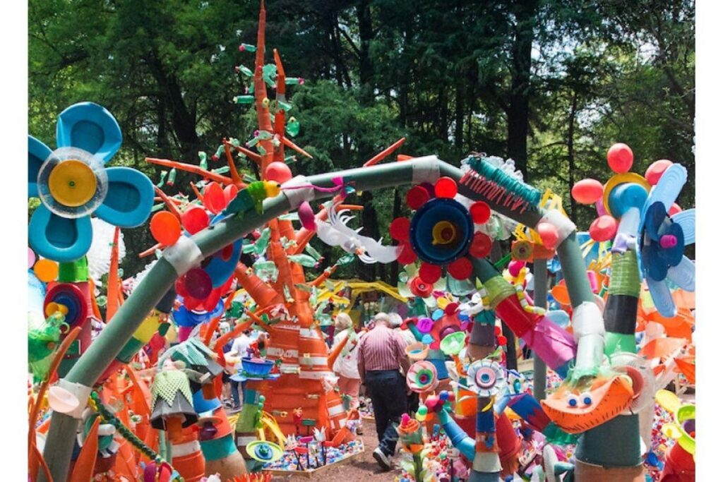O local é totalmente feito de plástico reciclado!