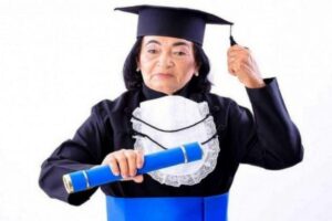 Avó se forma em pedagogia aos 72 anos