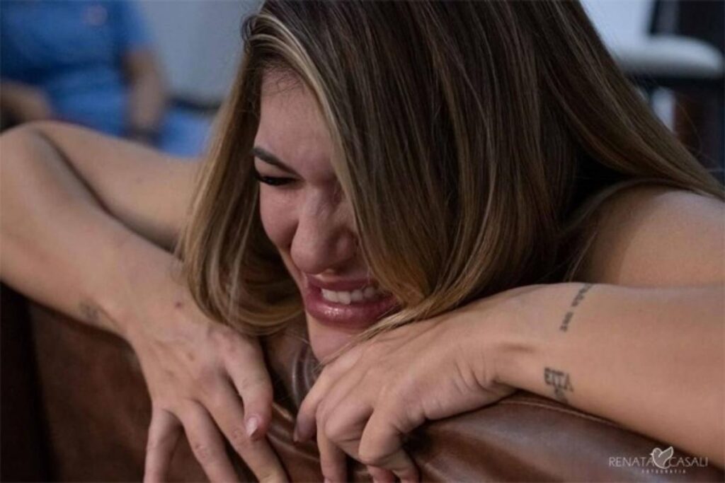 Lore Improta em trabalho de parto