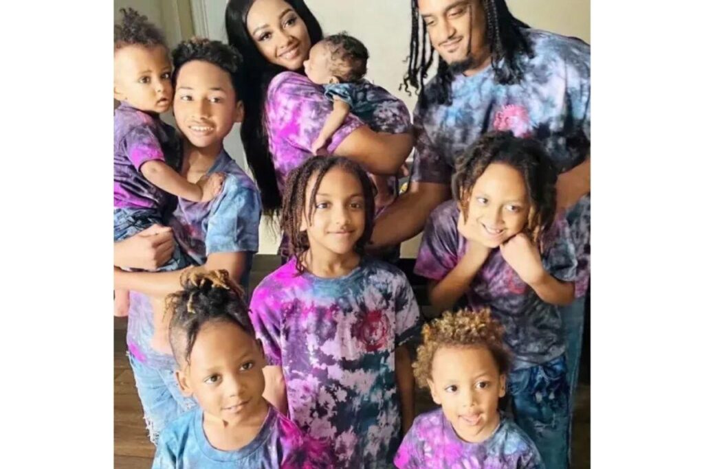 Yalancia possui 8 filhos aos 29 anos de idade