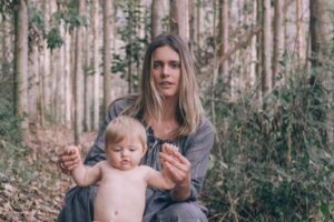 Fernanda Lima compartilha clique raro mostrando rosto da herdeira e celebra aniversário da menina