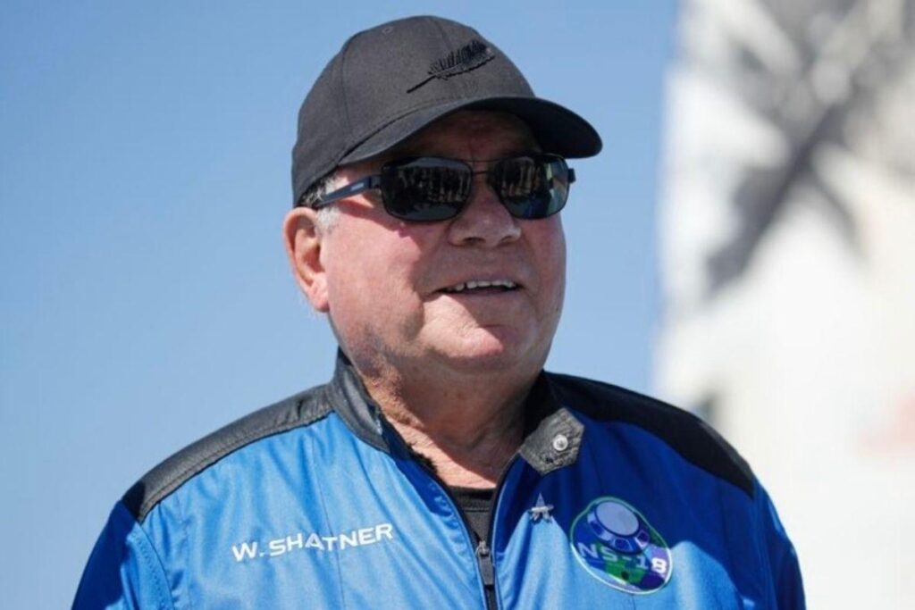 William Shatner dentro na capsula espacial