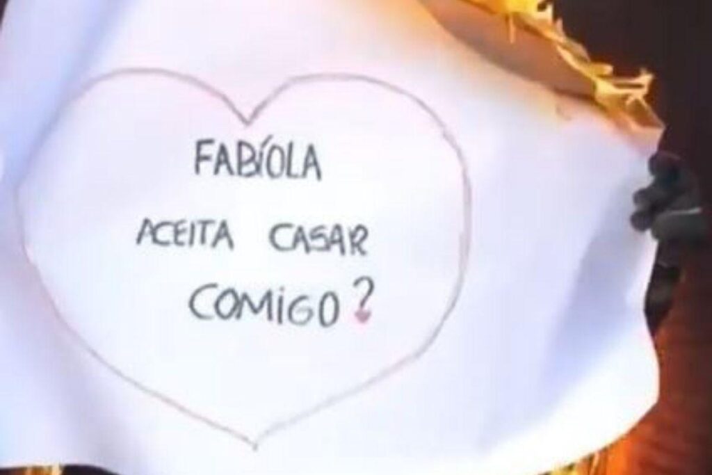 Fabíola disse sim para o pedido de casamento