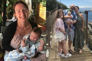 A mãe acreditou que estava entrando na menopausa, mas se surpreendeu com uma gravidez