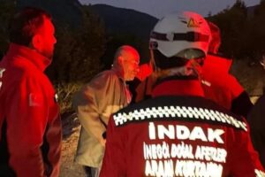 Bayhan Mutlu bebeu além da conta