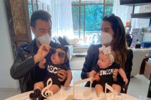 Marcella Fogaça publicou um vídeo ao lado do marido fazendo careta para as filhas