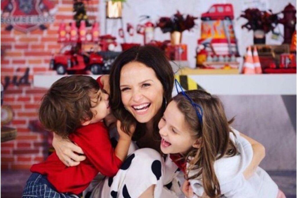 Fernanda Rodrigues e os filhos, Luisa e Bento