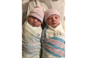 Mulher descobre ser mãe de gêmeas quando deu à luz