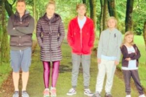 Luciano juntou toda a família para recriar a foto