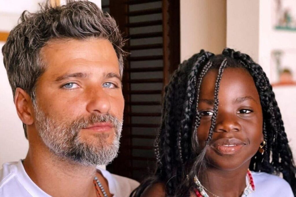 Bruno Gagliasso combinou o look com a filha, Titi