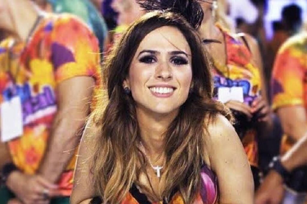 Tata Werneck mostra Clara Maria dançando