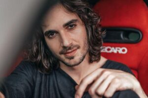 Fiuk usou as redes sociais para comparar a madrasta e a namorada em uma brincadeira