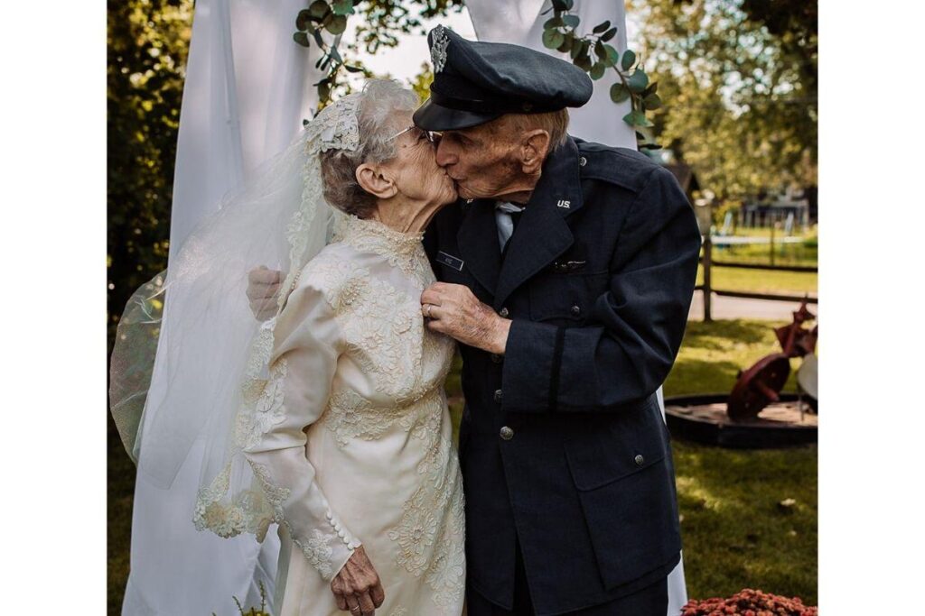Eles fizeram a cerimônia às pressas em 1944 e agora receberam uma surpresa mais que especial!