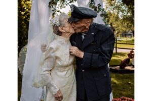 Eles fizeram a cerimônia às pressas em 1944 e agora receberam uma surpresa mais que especial!