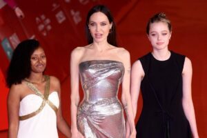 Angelina apareceu com 5 dos 6 filhos na pré-estreia de Eternos