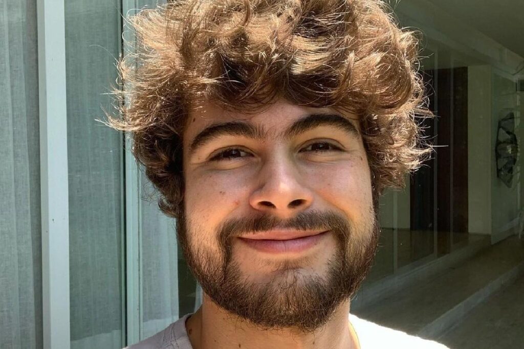 Rafa Vitti compartilhou um vídeo da filha pedindo que ele colocasse a máscara