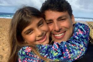 Cauã Reymond compartilhou sequência de fotos com a filha, Sofia, para o Dia das Crianças