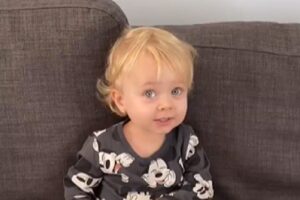 Alice estava linda antes de ir para a creche!