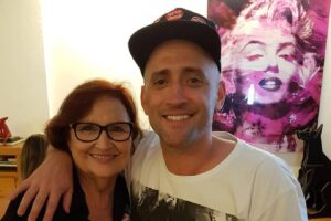 Dona Lúcia falou sobre a saudade de Paulo Gustavo e a dor de ter perdido um filho