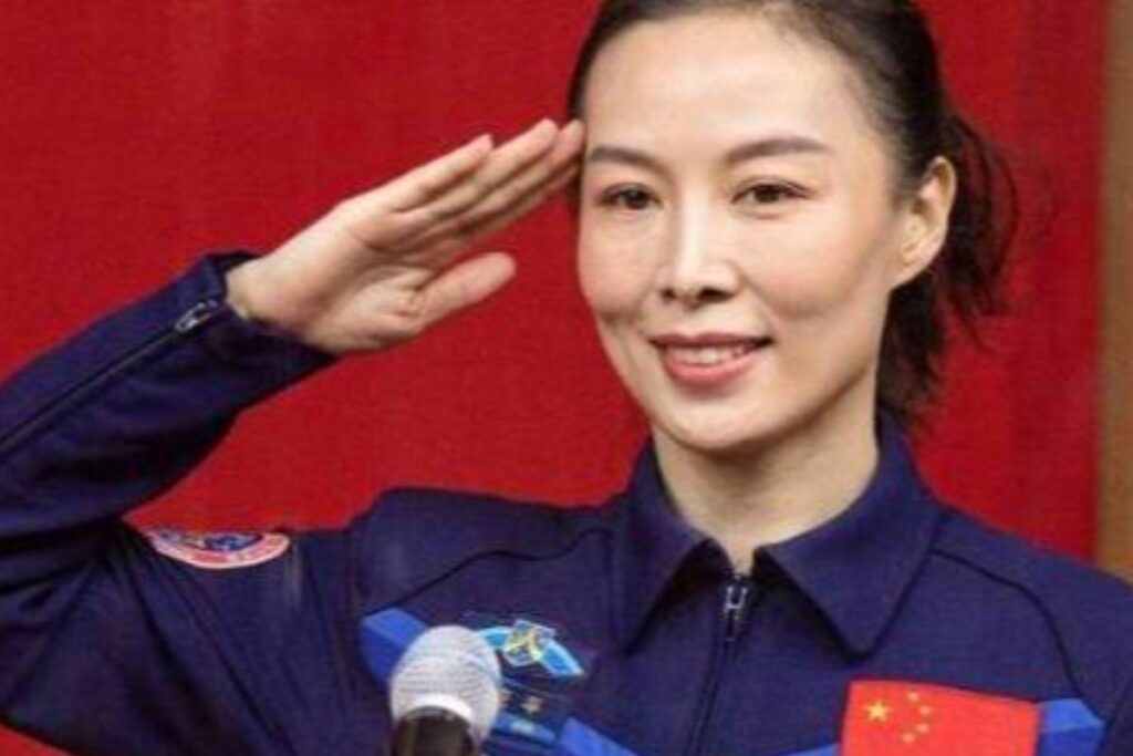 Primeira mulher chinesa a participar de caminhada espacial