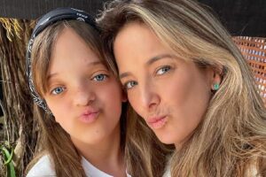 Rafaella Justus recebe segunda dose da vacina contra a Covid-19