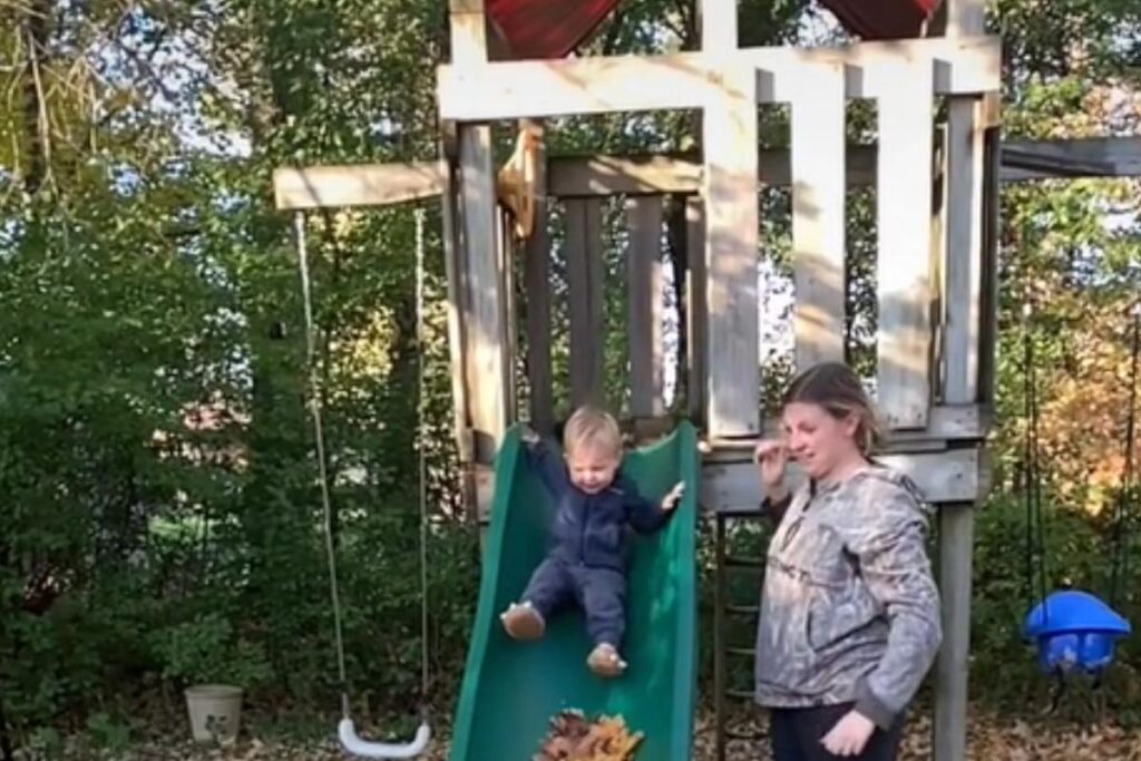 Carley Anderson perdeu o filho para um monte de folha