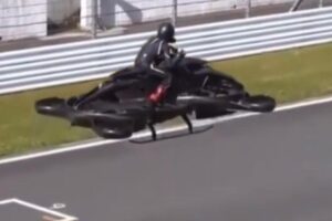 Bicicleta voadoras são criadas no Japão