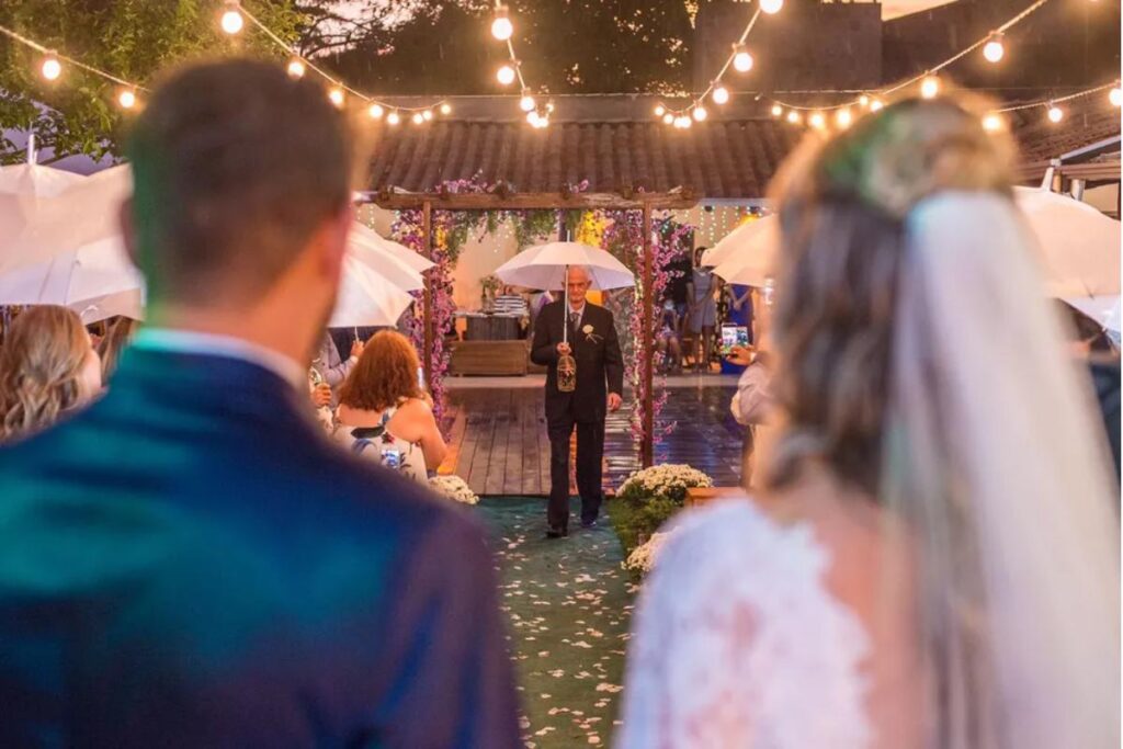 Bruno se emocionou com o avô durante o casamento