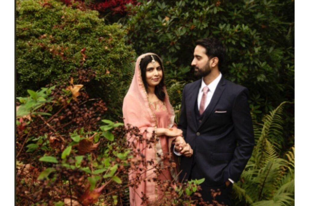 Malala anunciou o acontecimento no Twitter