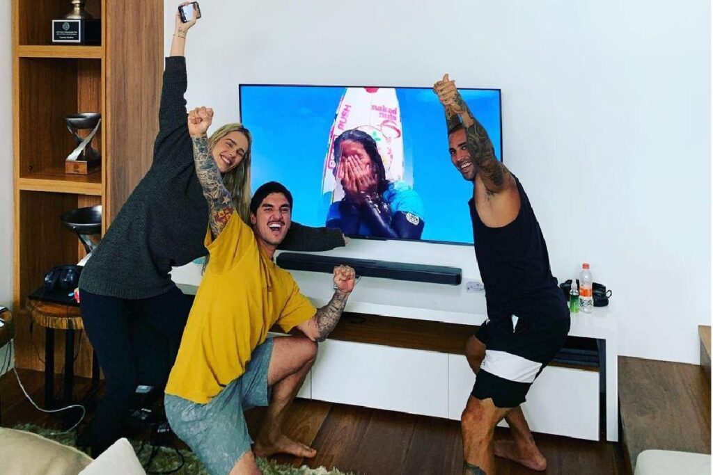 Eles comemoraram a vitória de Sophia Medina no WQS de Saquarema