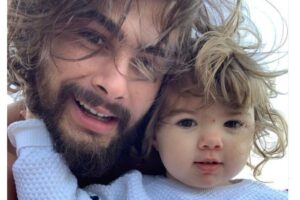 Rafa Vitti e Clara Maria aproveitaram o domingão ensolarado no Rio de Janeiro