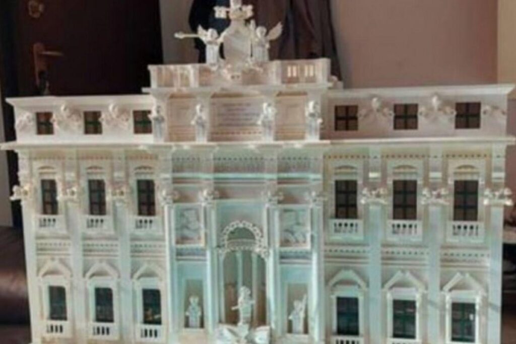Monumento italiano construído com peças de Lego
